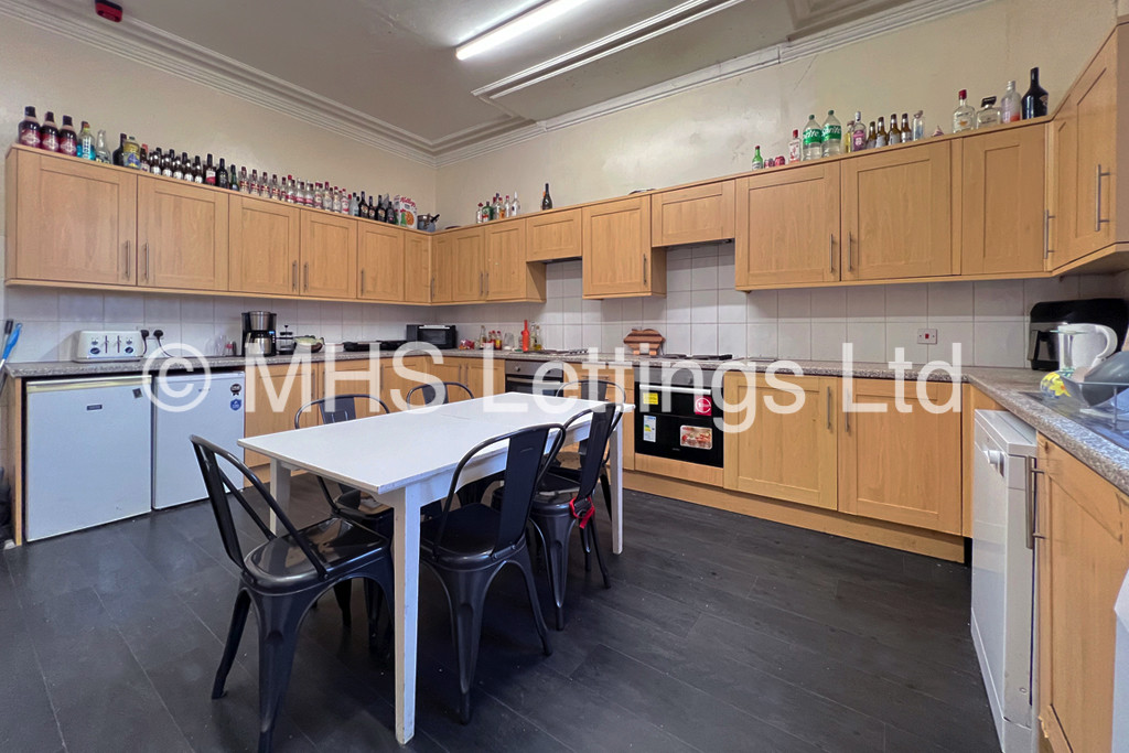 Photo of 1 Bedroom Shared House in Room 10, 16 Hanover Square, Leeds, LS3 1AP