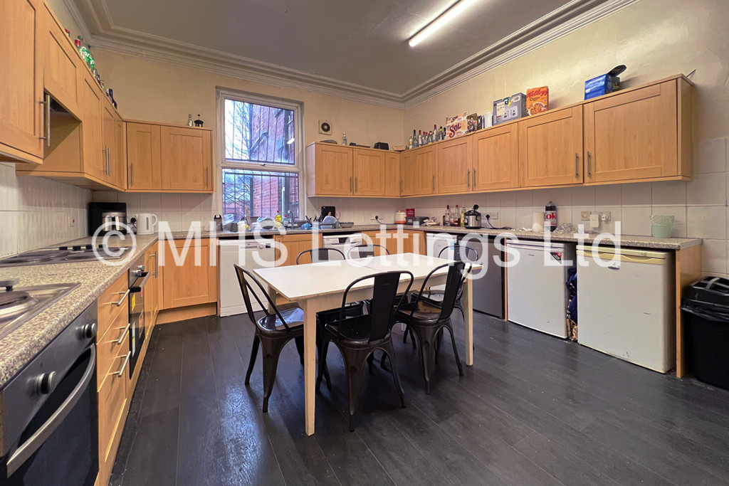 Photo of 1 Bedroom Shared House in Room 10, 16 Hanover Square, Leeds, LS3 1AP