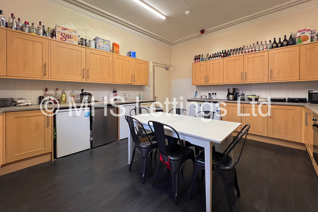 Photo of 1 Bedroom Shared House in Room 10, 16 Hanover Square, Leeds, LS3 1AP
