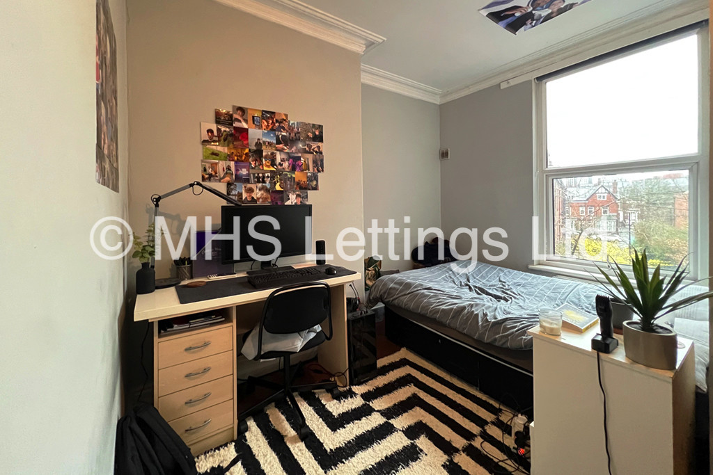 Photo of 1 Bedroom Shared House in Room 5, 16 Hanover Square, Leeds, LS3 1AP
