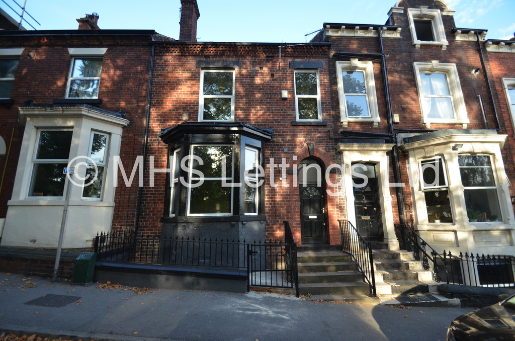 Photo of 1 Bedroom Shared House in Room 9, 16 Hanover Square, Leeds, LS3 1AP