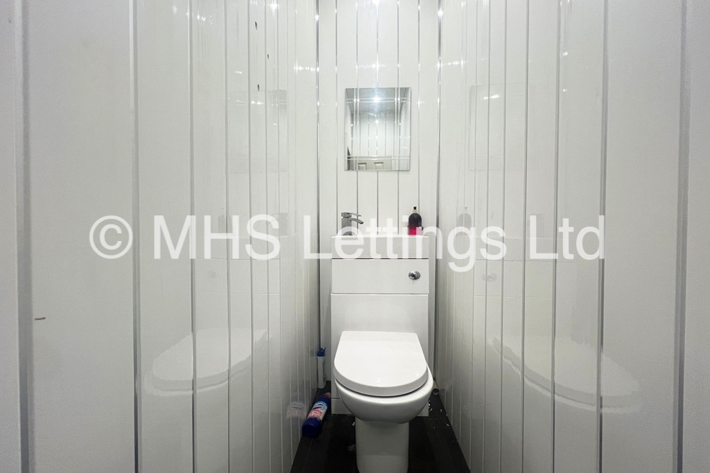 Photo of 1 Bedroom Shared House in Room 9, 16 Hanover Square, Leeds, LS3 1AP