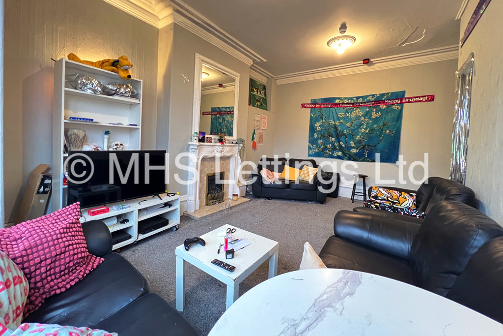 Photo of 1 Bedroom Shared House in Room 9, 16 Hanover Square, Leeds, LS3 1AP