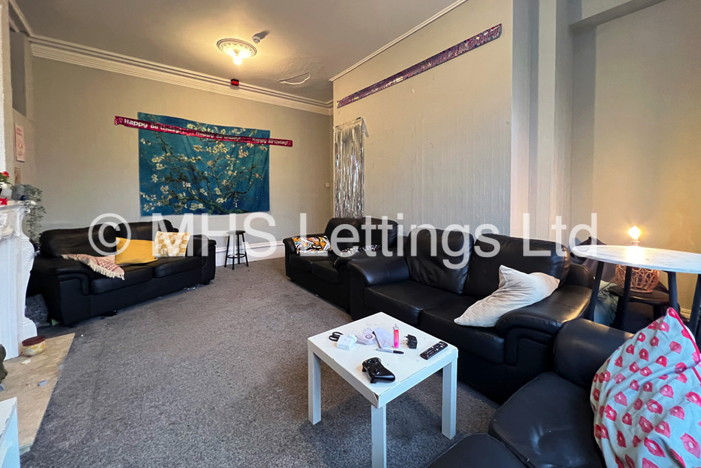 Photo of 1 Bedroom Shared House in Room 9, 16 Hanover Square, Leeds, LS3 1AP