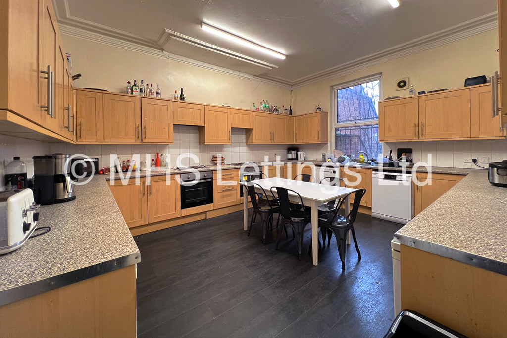 Photo of 1 Bedroom Shared House in Room 9, 16 Hanover Square, Leeds, LS3 1AP