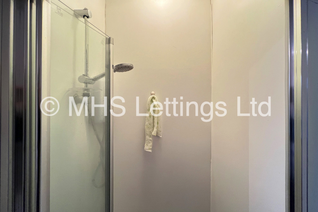 Photo of 1 Bedroom Shared House in Room 7, 16 Hanover Square, Leeds, LS3 1AP