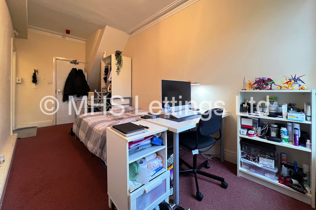 Photo of 1 Bedroom Shared House in Room 7, 16 Hanover Square, Leeds, LS3 1AP