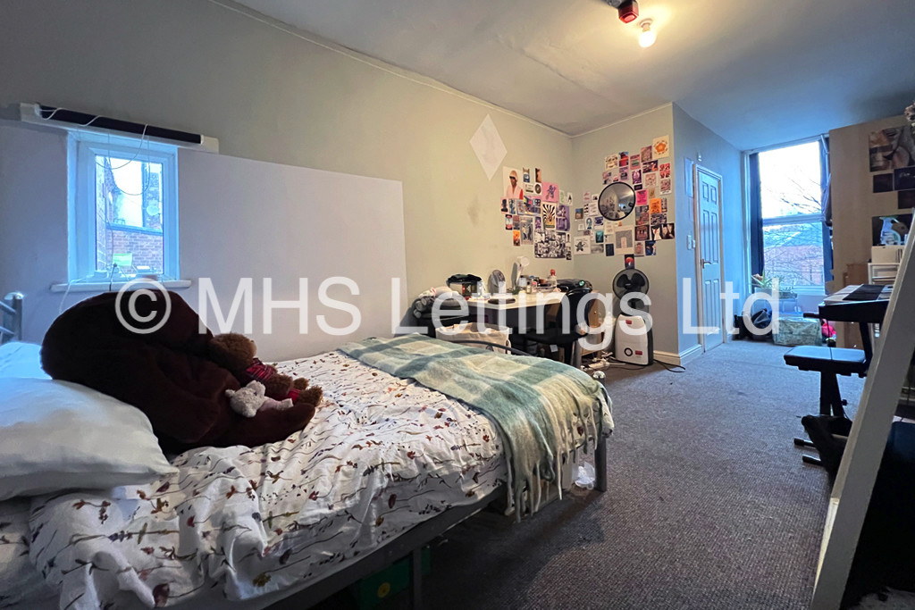 Room 4, 16 Hanover Square, Leeds, LS3 1AP