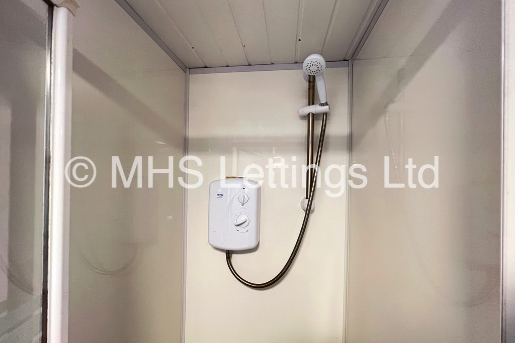 Photo of 1 Bedroom Shared House in Room 2, 16 Hanover Square, Leeds, LS3 1AP