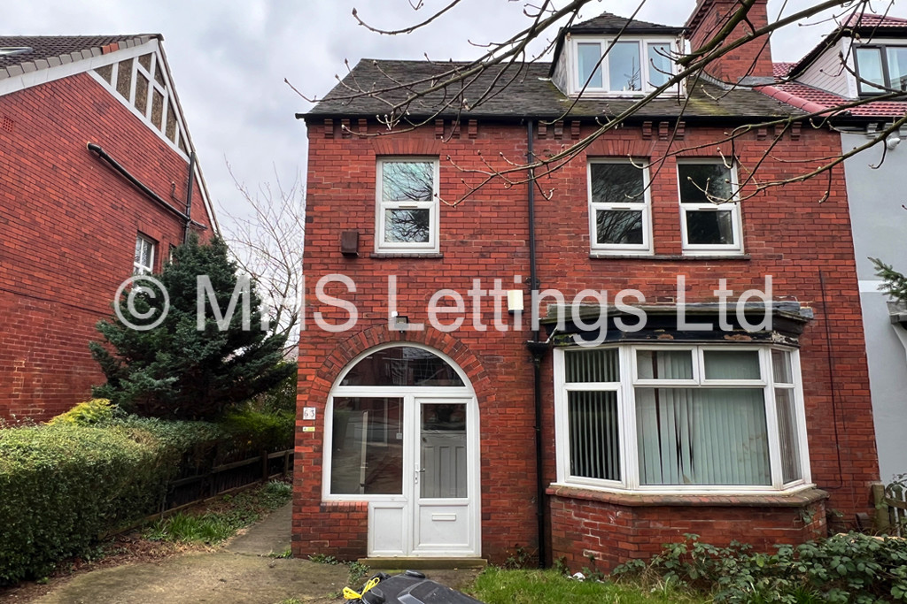 Photo of 7 Bedroom Semi-Detached House in 63 St. Michaels Lane, Leeds, LS6 3BR 