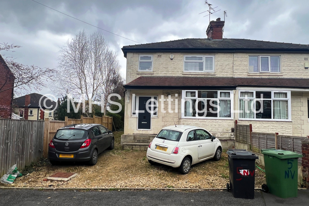 Photo of 6 Bedroom Semi-Detached House in 5 Newport View, Leeds, LS6 3BX