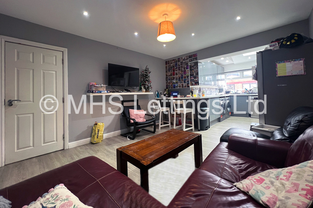 5 Newport View, Leeds, LS6 3BX