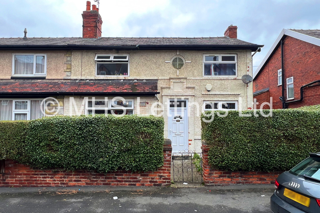 Photo of 5 Bedroom Detached House in 17 Walmsley Road, Leeds, LS6 1NG