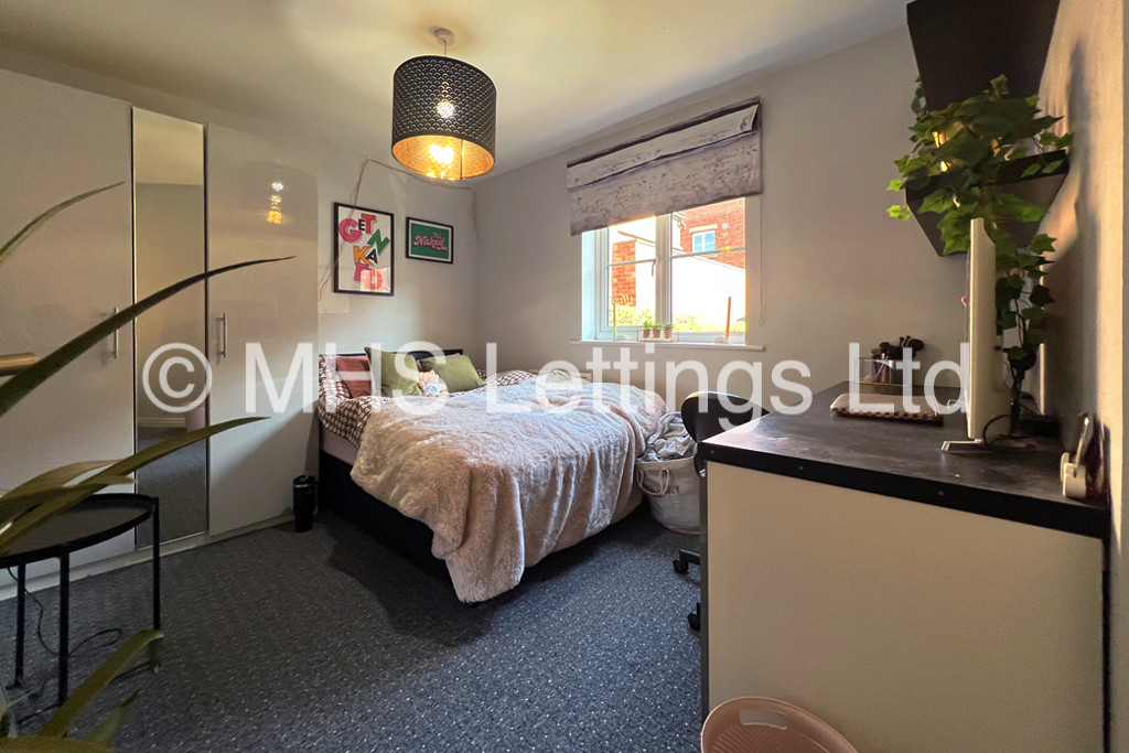 Photo of 4 Bedroom Apartment in 20 Abbots Mews, Leeds, LS4 2AB