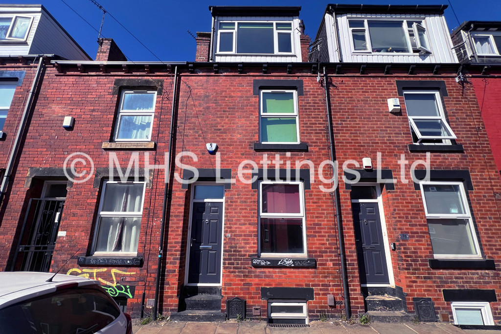 Photo of 4 Bedroom Mid Terraced House in 78 Royal Park Road, Leeds, LS6 1JJ