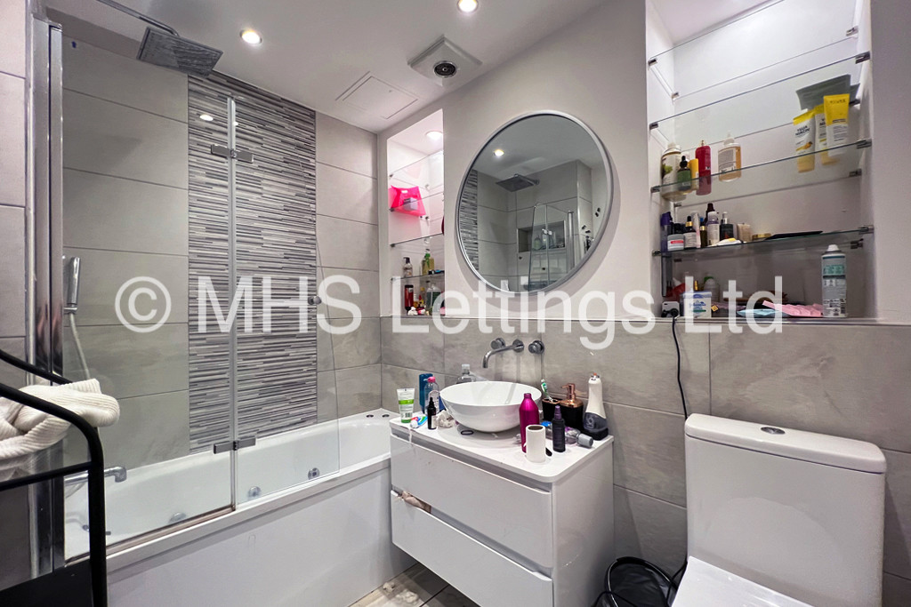 Photo of 1 Bedroom Apartment in Flat 1, Park House Apartments, 11 Park Row, Leeds, LS1 5HB