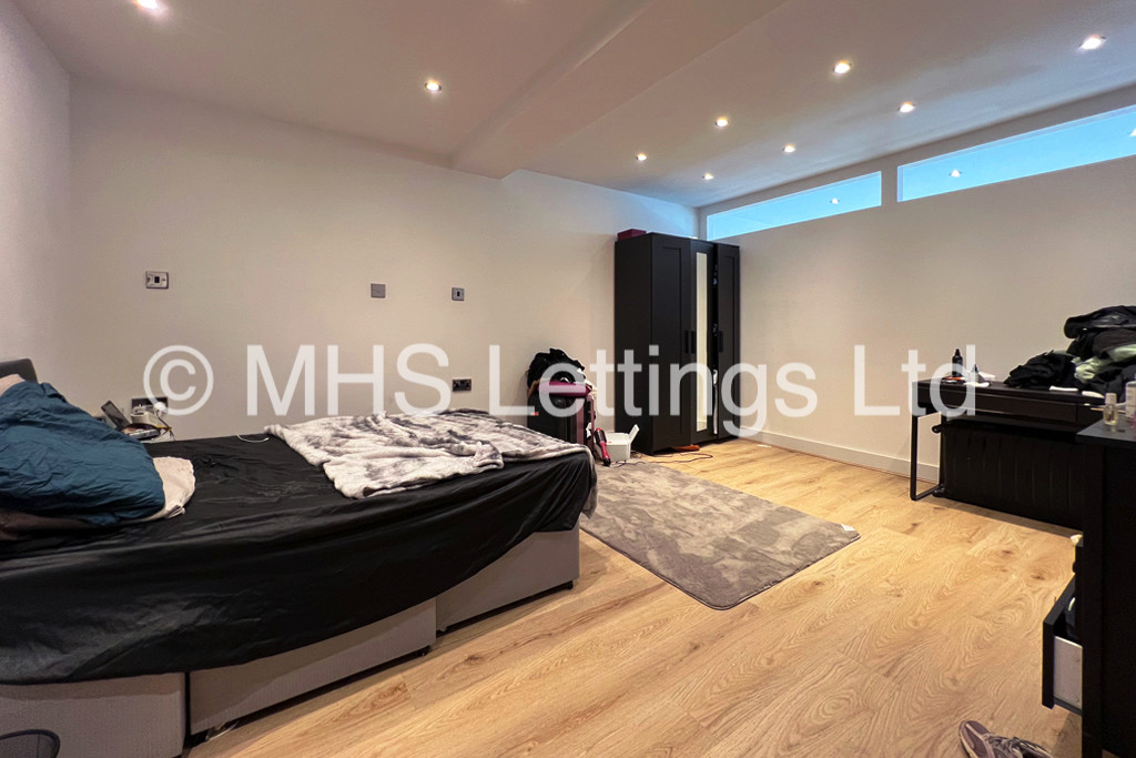 Photo of 1 Bedroom Apartment in Flat 1, Park House Apartments, 11 Park Row, Leeds, LS1 5HB