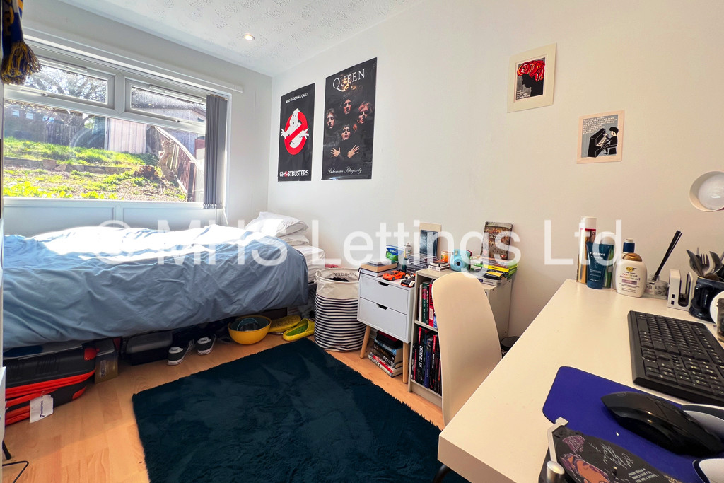 Room 1, 44 Musgrave View, LS13 2QN