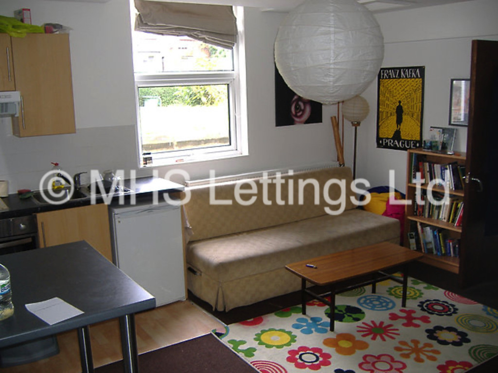 Photo of 1 Bedroom Apartment in Flat 1B, 30 Hyde Park Terrace, Leeds, LS6 1BJ