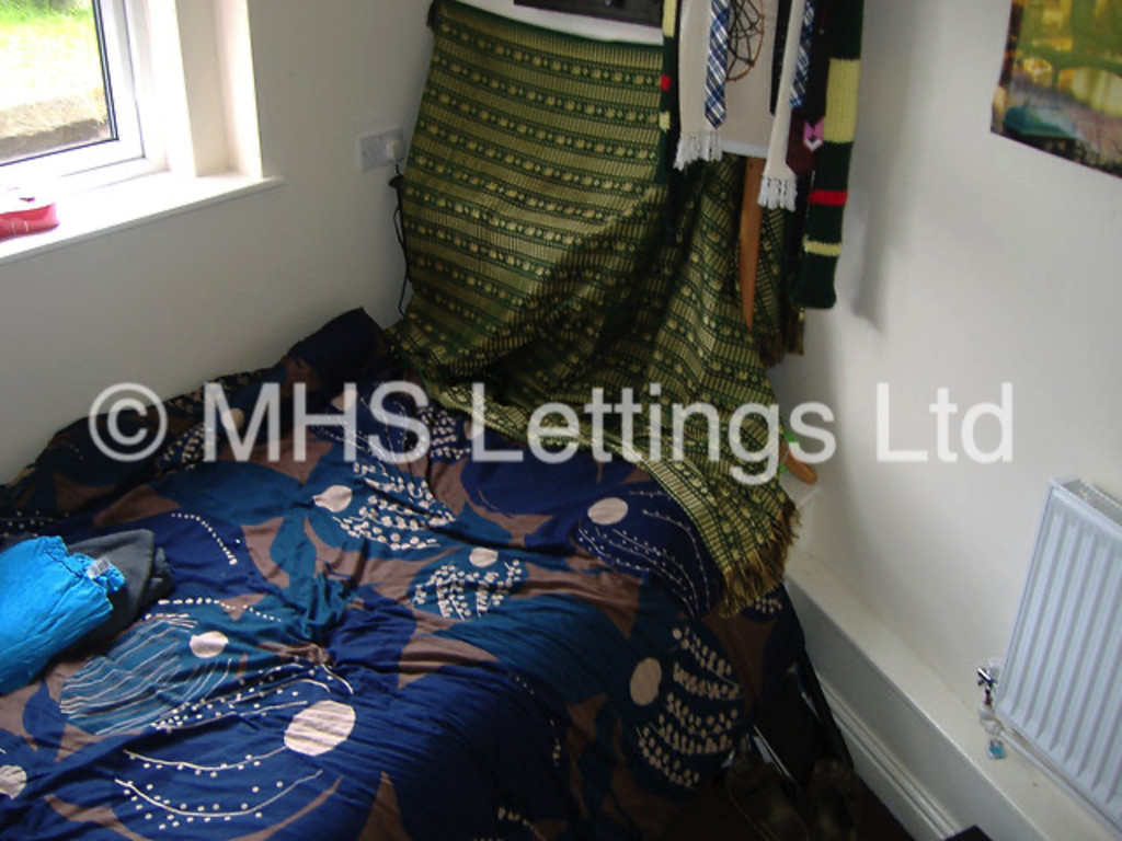 Photo of 1 Bedroom Apartment in Flat 1B, 30 Hyde Park Terrace, Leeds, LS6 1BJ
