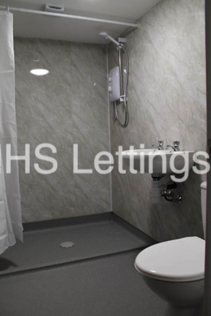 Photo of 1 Bedroom Apartment in Room 2, 4 Midland Road, Leeds, LS6 1BQ