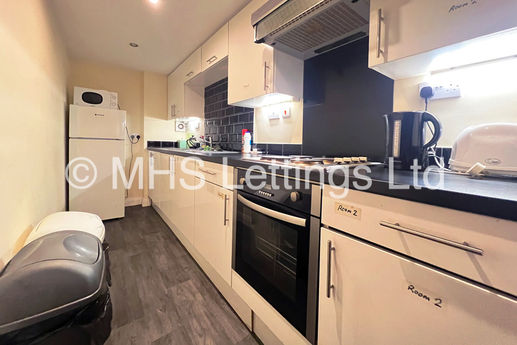 Photo of 1 Bedroom Apartment in Room 2, 4 Midland Road, Leeds, LS6 1BQ
