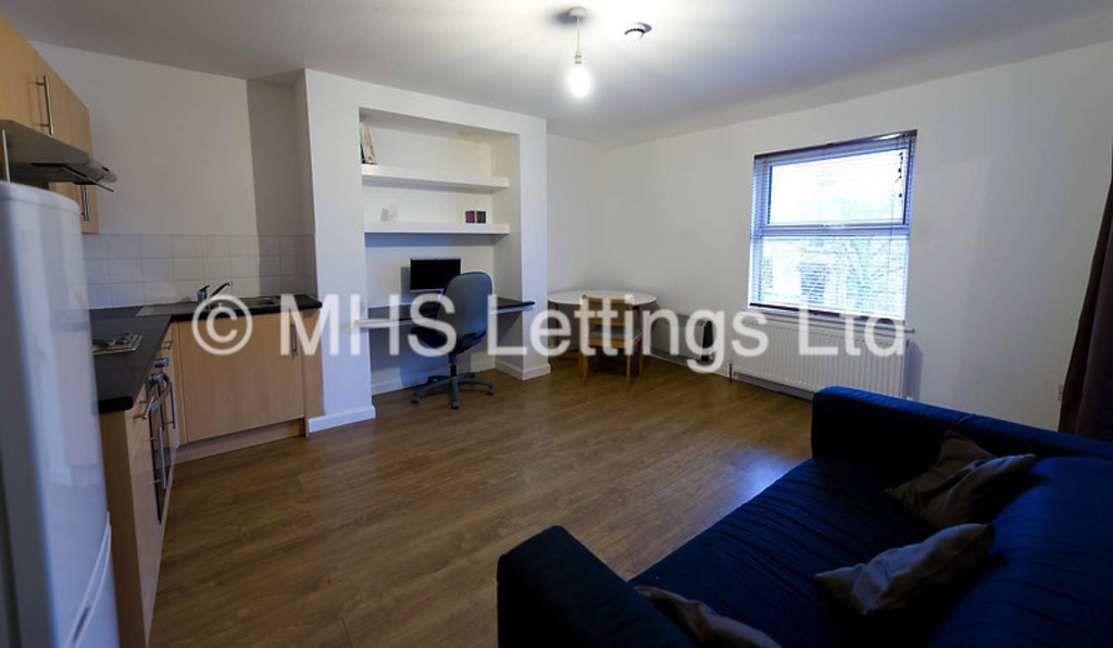 Photo of 1 Bedroom Apartment in Flat 5, 2 Midland Road, Leeds, LS6 1BQ