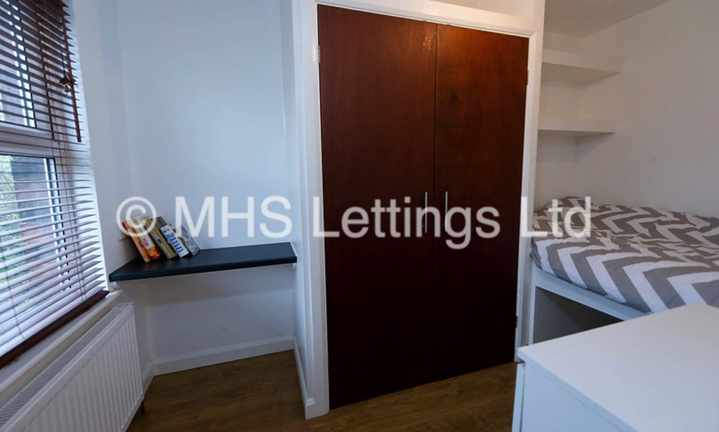 Photo of 1 Bedroom Apartment in Flat 5, 2 Midland Road, Leeds, LS6 1BQ
