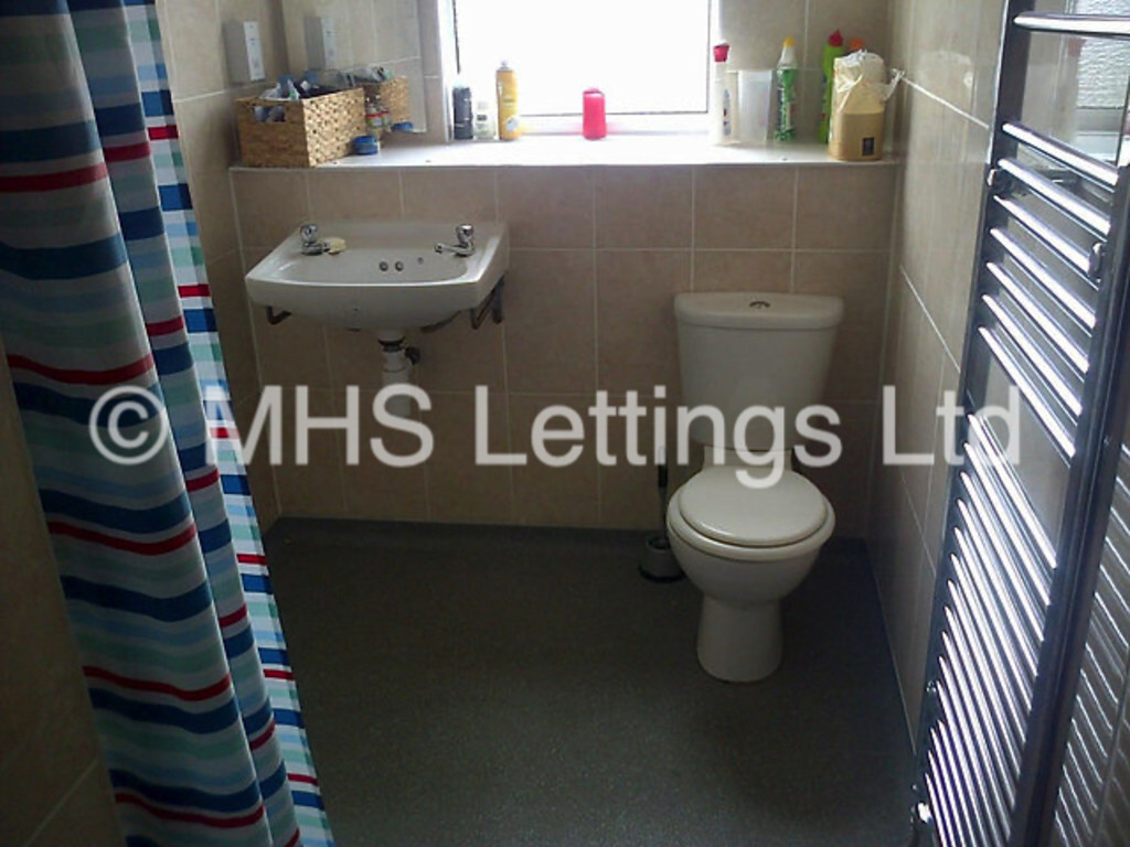 Photo of 1 Bedroom Apartment in Flat 5, 2 Midland Road, Leeds, LS6 1BQ