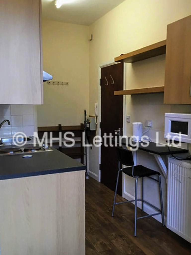 Photo of 1 Bedroom Studio in Room 2, 2 Midland Road, Leeds, LS6 1BQ