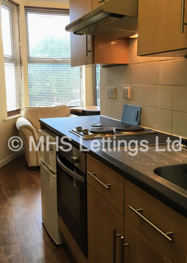 Photo of 1 Bedroom Studio in Room 2, 2 Midland Road, Leeds, LS6 1BQ