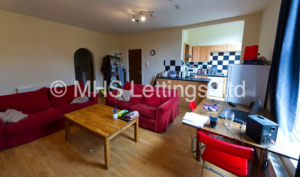 Flat 2, 239 Hyde Park Road, Leeds, LS6 1AG