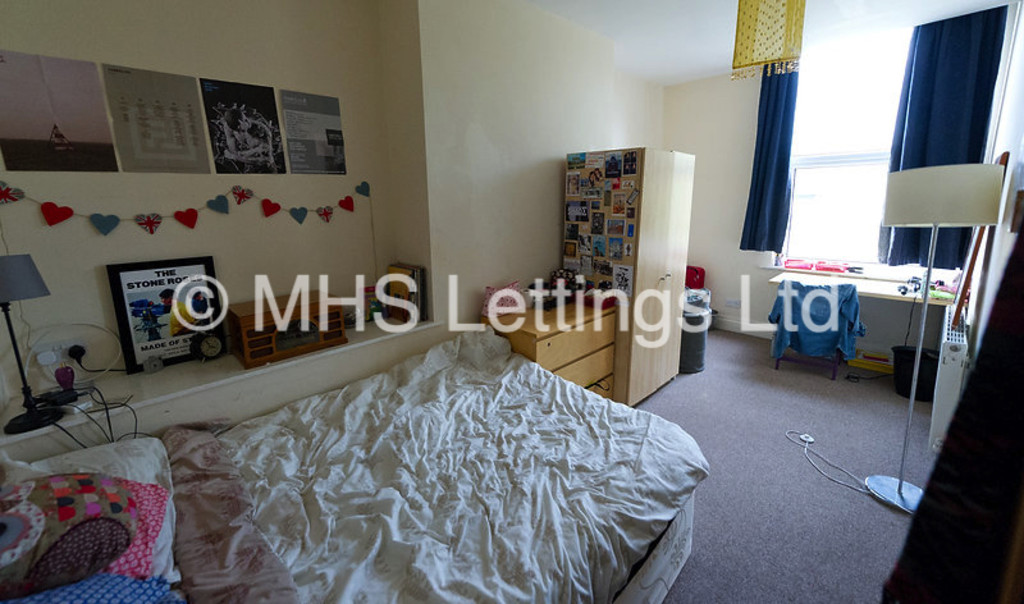 Photo of 2 Bedroom Flat in Flat 2, 239 Hyde Park Road, Leeds, LS6 1AG