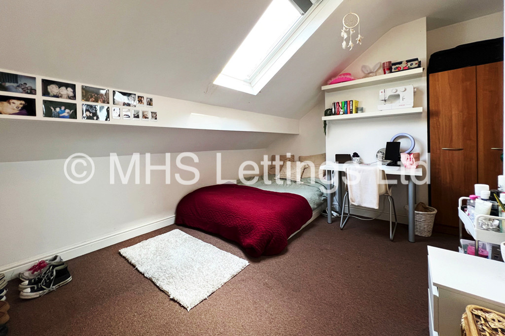 Double Room, 34 Hessle Mount, Leeds, LS6 1EP