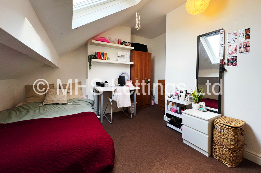 Photo of 1 Bedroom Shared House in Double Room, 34 Hessle Mount, Leeds, LS6 1EP