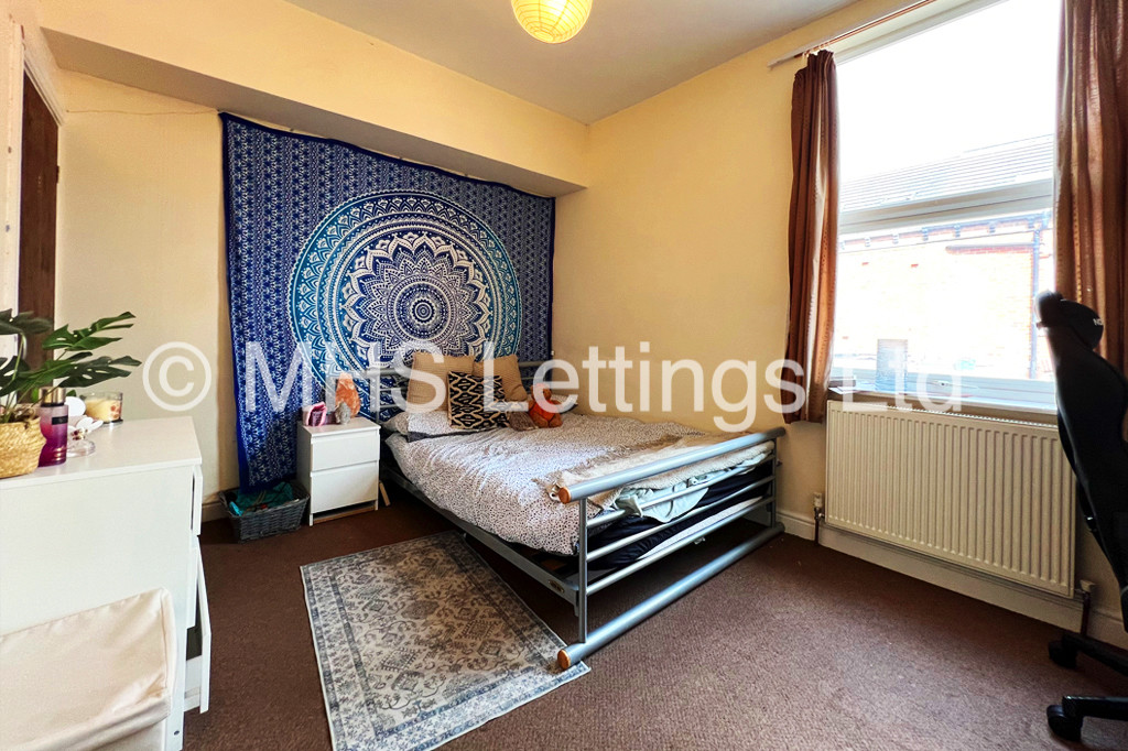 Double Room, 34 Hessle Mount, Leeds, LS6 1EP