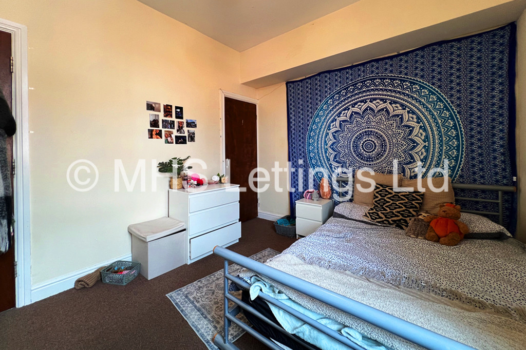 Photo of 1 Bedroom Shared House in Double Room, 34 Hessle Mount, Leeds, LS6 1EP