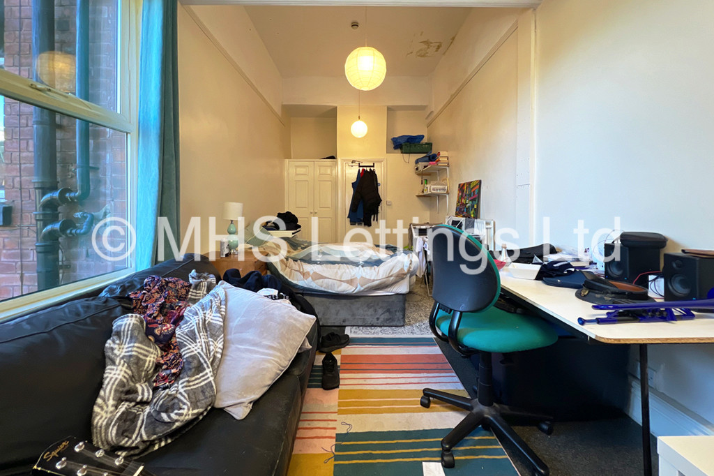 Room 3, 199 Hyde Park Road, Leeds, LS6 1AH