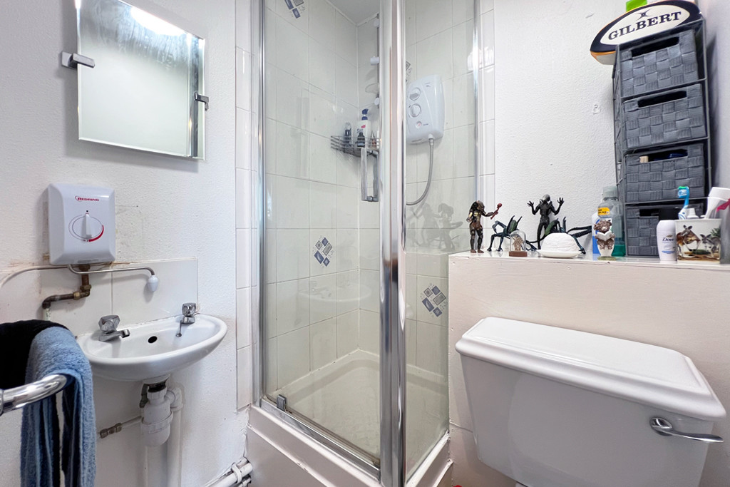 Photo of 1 Bedroom Apartment in Top Floor Back Flat, 2 Manor Terrace, Leeds, LS6 1BU