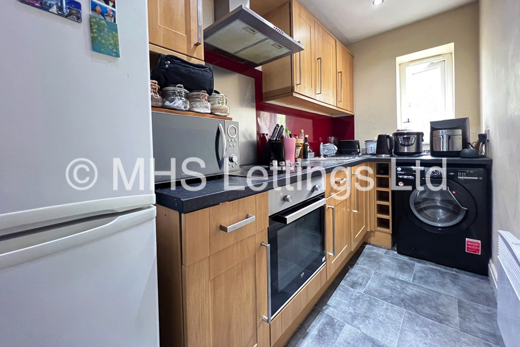 Photo of 3 Bedroom Flat in 146b Woodsley Road, Leeds, LS2 9LZ