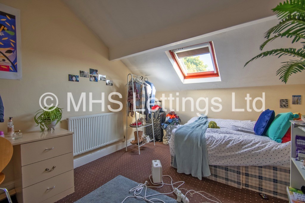 Photo of 1 Bedroom Shared Flat in Room 3, 12a Regent Park Avenue, Leeds, LS6 2AU