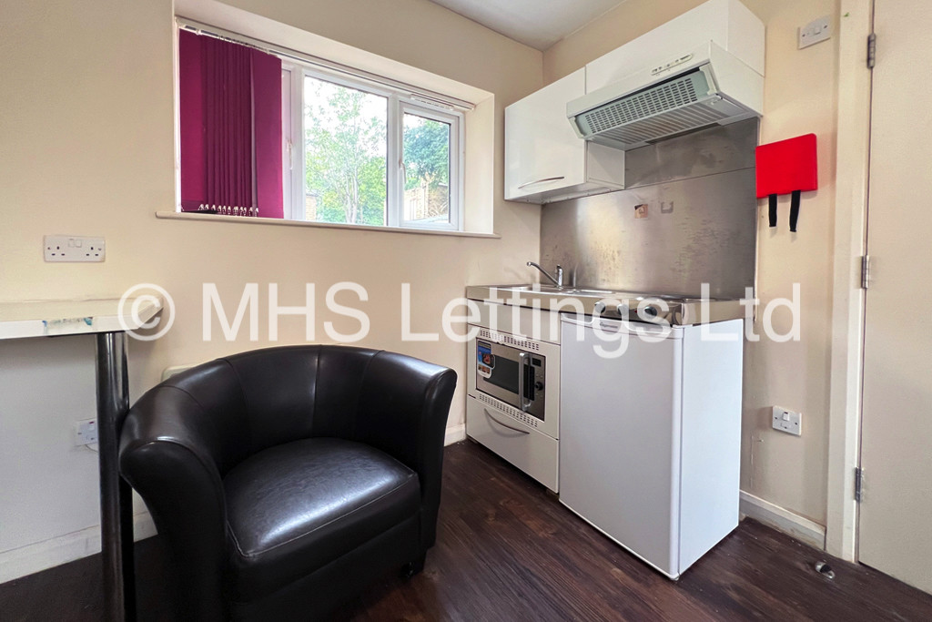 Photo of 1 Bedroom Apartment in Studio 15, St. Ann's Lodge, St. Ann's Lane, Leeds, LS4 2SJ
