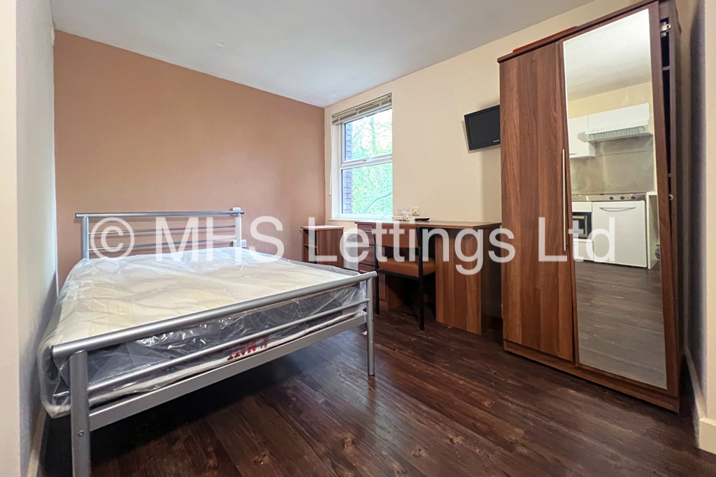 Studio 20, St. Ann's Lodge, St. Ann's Lane, Leeds, LS4 2SJ