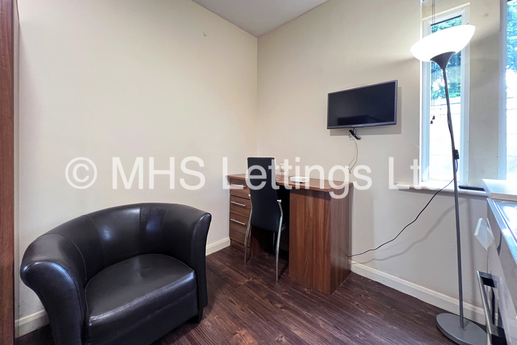 Photo of 1 Bedroom Apartment in Studio 18, St. Ann's Lodge, St. Ann's Lane, Leeds, LS4 2SJ