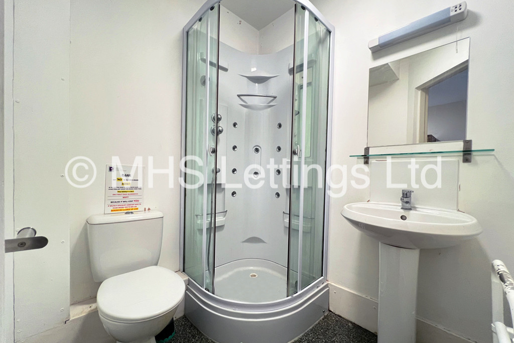 Photo of 1 Bedroom Apartment in Studio 18, St. Ann's Lodge, St. Ann's Lane, Leeds, LS4 2SJ