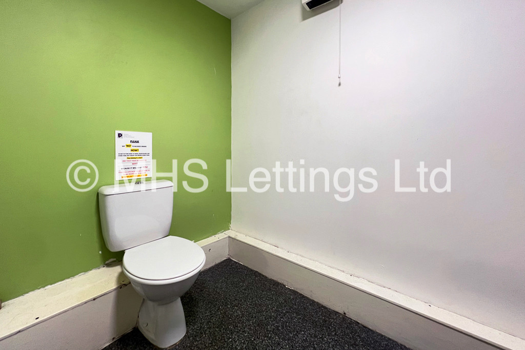 Photo of 1 Bedroom Apartment in Pod Room 3, St. Ann's Lodge, St. Ann's Lane, Leeds, LS4 2SJ