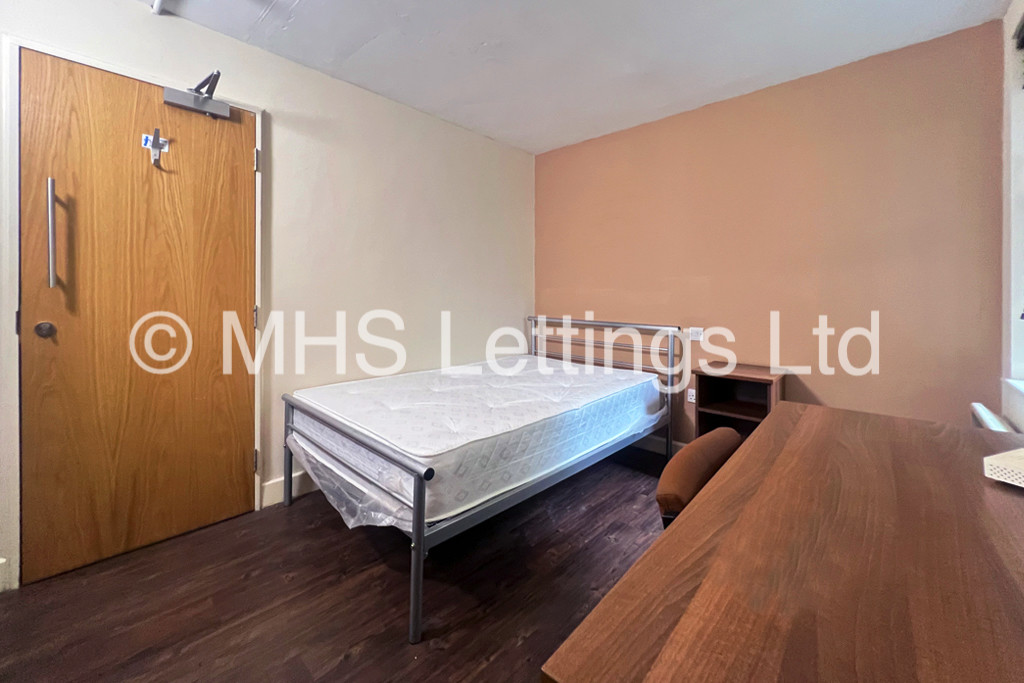 Photo of 1 Bedroom Apartment in Pod Room 3, St. Ann's Lodge, St. Ann's Lane, Leeds, LS4 2SJ