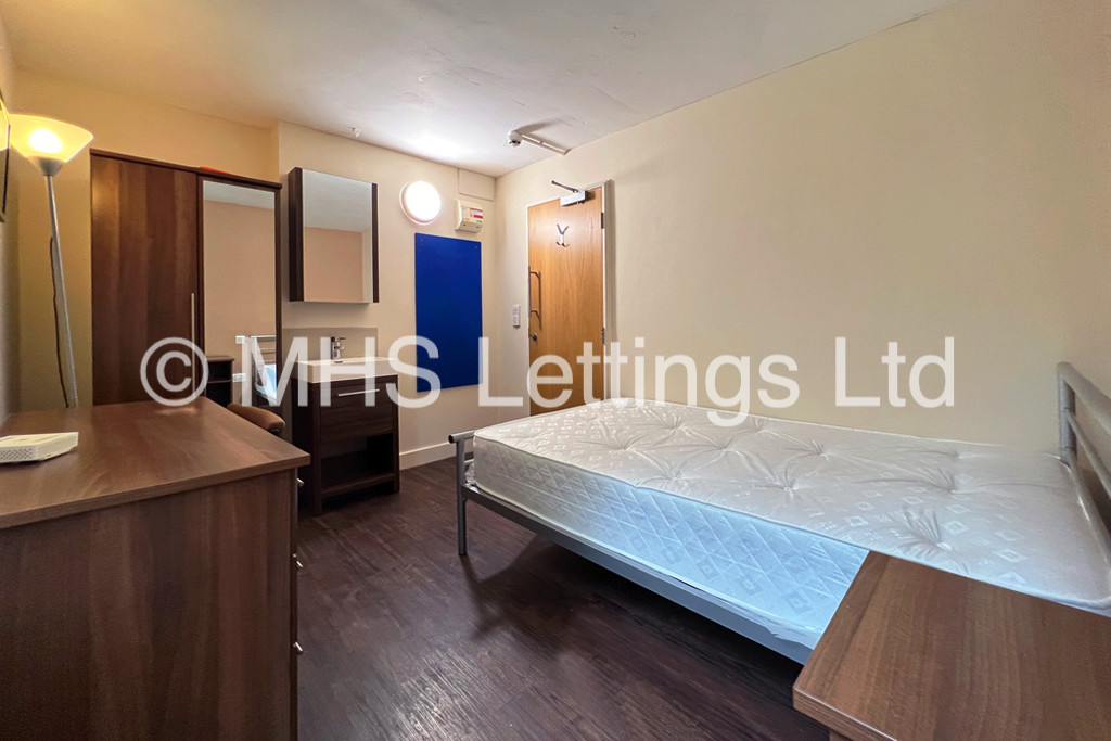 Photo of 1 Bedroom Apartment in Pod Room 3, St. Ann's Lodge, St. Ann's Lane, Leeds, LS4 2SJ