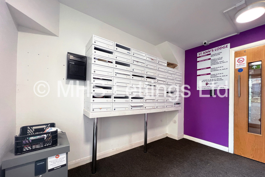 Photo of 1 Bedroom Apartment in Pod Room 3, St. Ann's Lodge, St. Ann's Lane, Leeds, LS4 2SJ