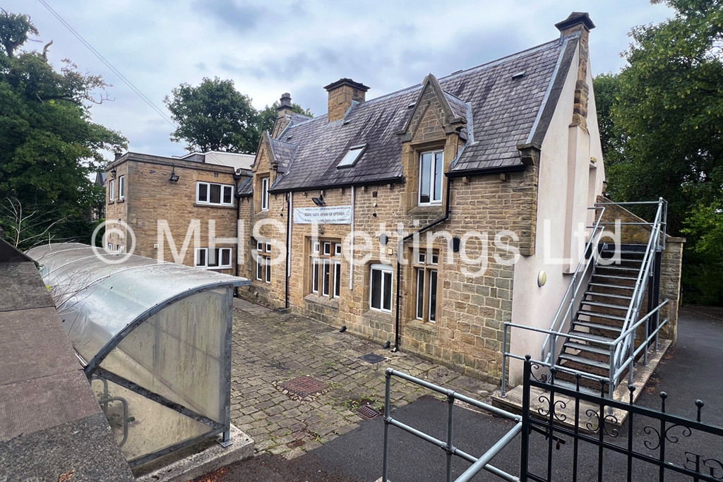 Photo of 1 Bedroom Apartment in Pod Room 3, St. Ann's Lodge, St. Ann's Lane, Leeds, LS4 2SJ